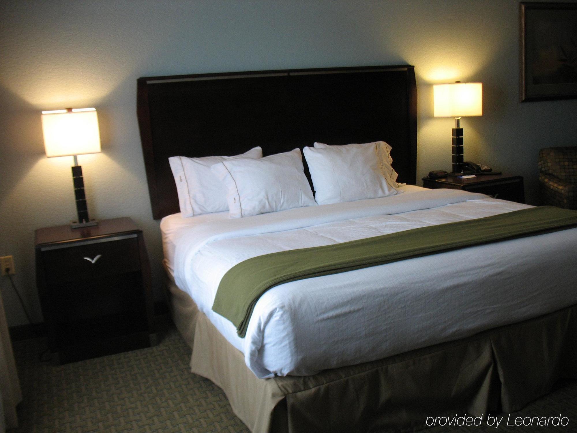 Holiday Inn Express & Suites Pittsburg By Ihg Номер фото